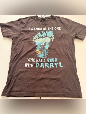 Bigfoot Beer With Darryl Funny Graphic T-Shirt Men’s Large Sasquatch Tee Vintage